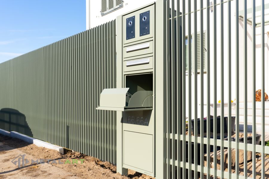 Zaunprojekt, Asymmetrisches Doppelflügeltor