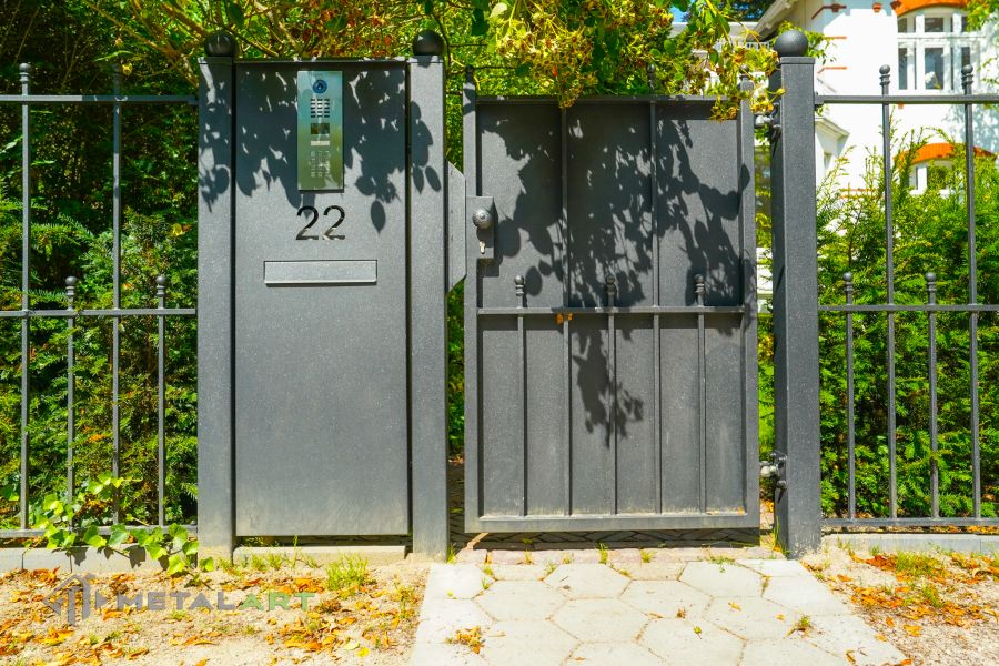 Schmuckzaun mit den Kugeln, Zaunportfolio, Zaunmuster, Schmiedezaun, Gartenzaun,