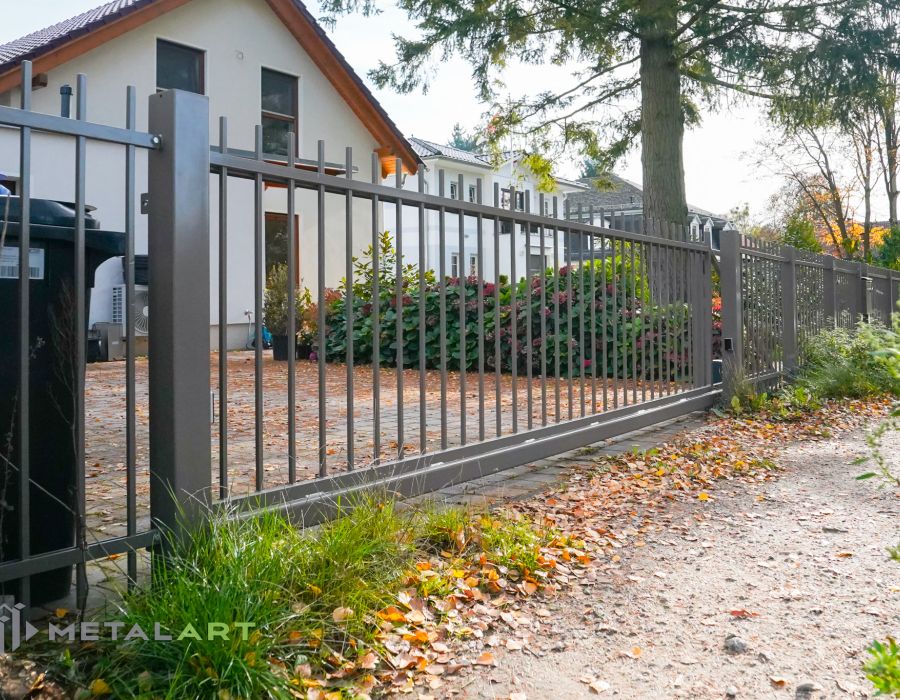 Schiebetor, Zaunprojekt, klassische Zäune, Gartenzaun, Gartenzäune