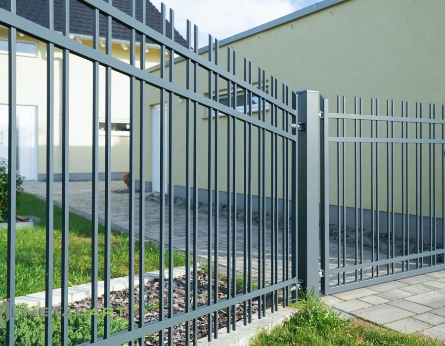 Zaunprojekt, Zaunmuster, Schmiedezaun, klassische Zäune, Gartenzaun