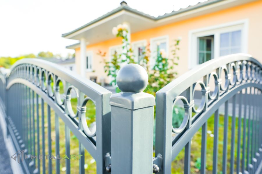 Schmuckzaun, Rahmenzaun, Schmiedezaun, Schmiedezäune, Zaunanlage Projekt, Zaun Metal Art, Zäune aus Polen, Zaun Berlin, mit Kugeln, klassische Zäune, Gartenzaun, Gartenzäune