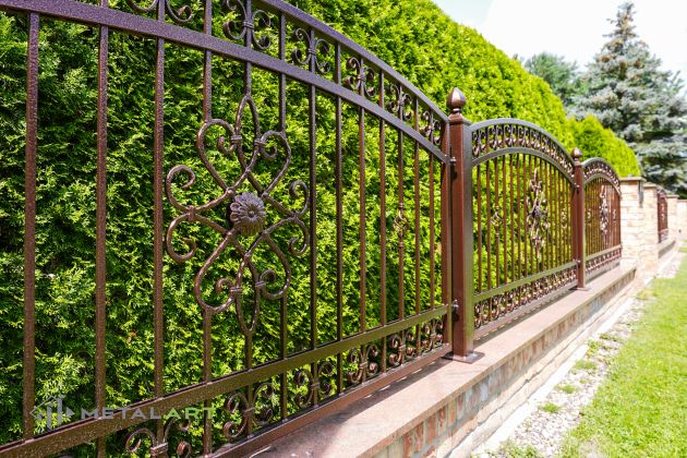 Ornament im Zaun, Rosette im Zaun