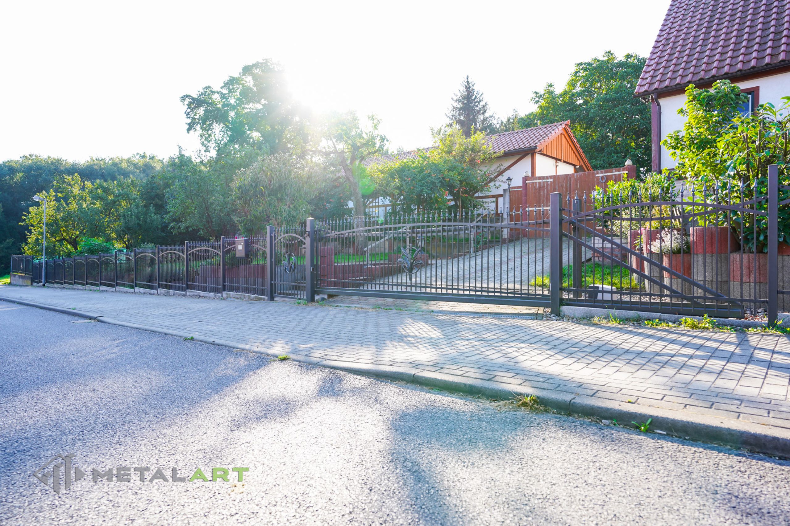 Zaunprojekt, Schmiedezaun, Zaunanlage in Welle, Zaun Metal Art, Zäune aus Polen, Zaun Berlin, Zaun günstig kaufen, Zäune und Tore, klassische Zäune, Schmuckzaun, Schmuckzäune, Gartenzaun, Gartenzäune