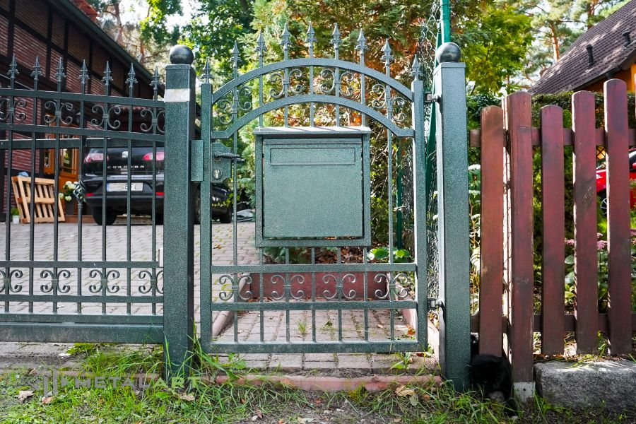 Gartenzaun, Zaunprojekt, Zaunportfolio, Zaunmuster, moderne Zäune, Zaunanlage Projekt, Zaun Metal Art, Zäune aus Polen, Zaun Berlin, Zaun günstig kaufen, Zäune und Tore, klassische Zäune, Schmuckzaun, Schmuckzäune