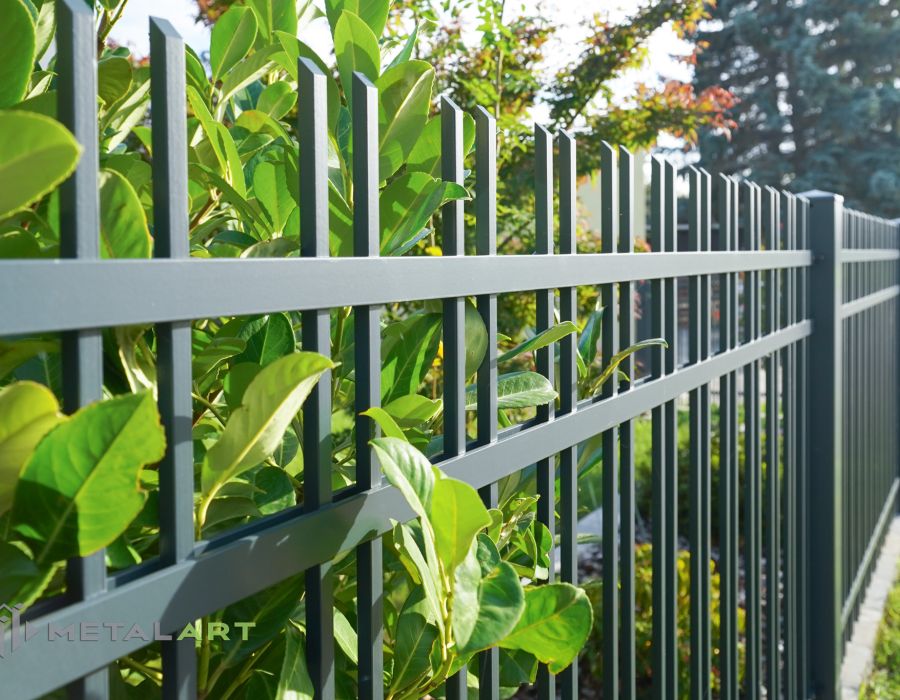 Zaunprojekt, Zaunmuster, Schmiedezaun, klassische Zäune, Gartenzaun