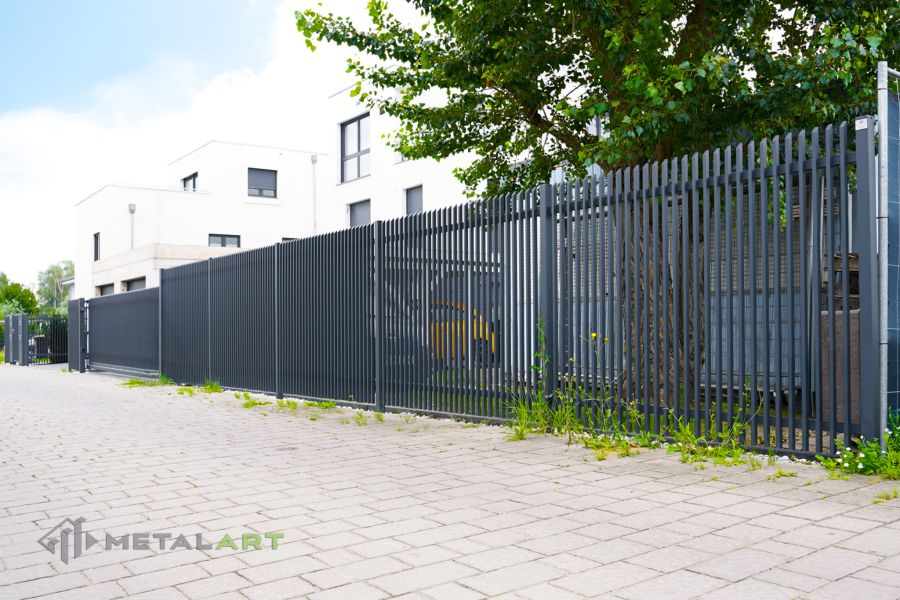 Zaunprojekt, Zaunportfolio, moderne Zäune, Zaunanlage Projekt, Zaun Metal Art, Zäune aus Polen, Zaun Berlin, Zaun günstig kaufen, Zäune und Tore