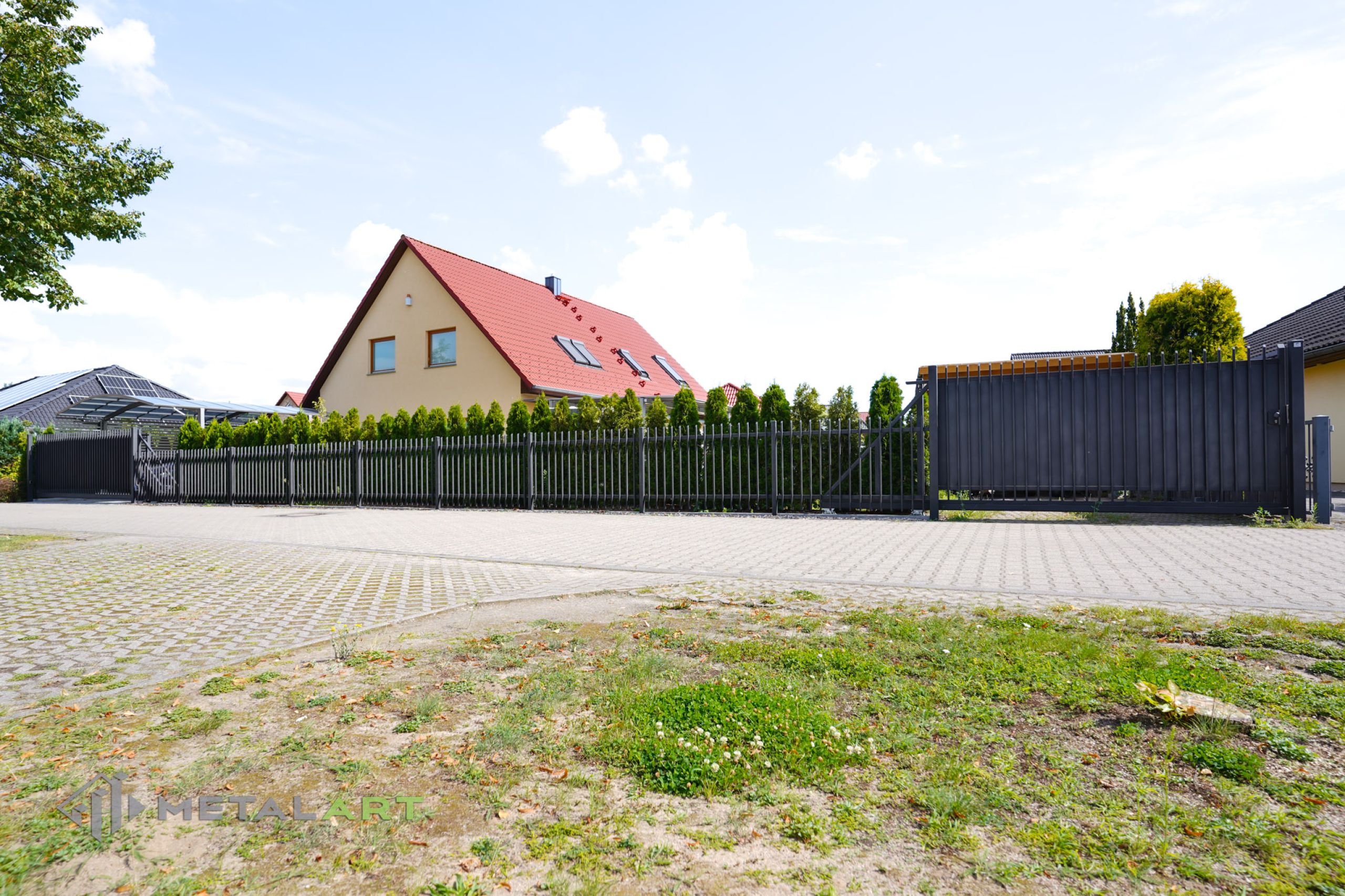 Zaunprojekt, Zaunportfolio, moderne Zäune, Zaunanlage Projekt, Zaun Metal Art, Zäune aus Polen, Zaun Berlin, Zaun günstig kaufen, Zäune und Tore