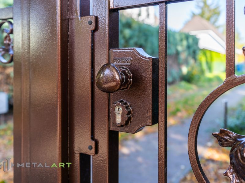 Schmuckzaun, Schmiedezaun, Schmiedezäune, Zaunanlage, Zaun Metal Art, Zäune aus Polen, Zaun Berlin, Zaun günstig kaufen, Zäune und Tore, klassische Zäune, Schmuckzaun, Schmuckzäune, Gartenzaun, Gartenzäune