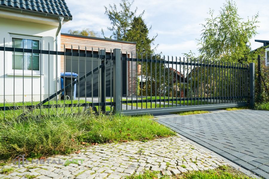 Zaunprojekt, Zaunportfolio, Zaunmuster, moderne Zäune, Zaunanlage Projekt, Zaun Metal Art, Zäune aus Polen, Zaun Berlin, Zaun günstig kaufen, Zäune und Tore