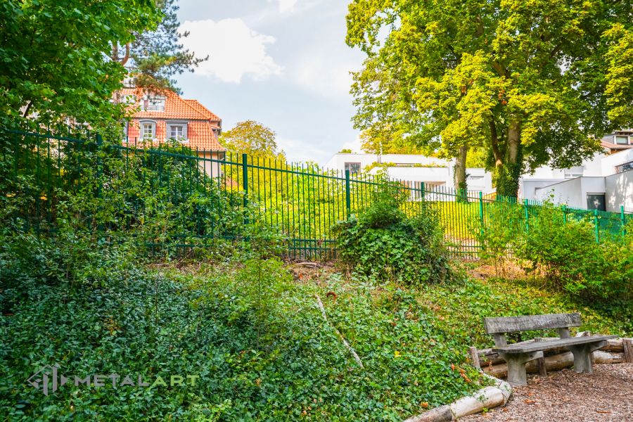 Zaunanlage, Zaunprojekt, Zaunportfolio, Zaunmuster, Schmiedezaun, Schmiedezäune, Zaun Metal Art, Zäune aus Polen, Zäune und Tore, klassische Zäune, Gartenzaun, Gartenzäune