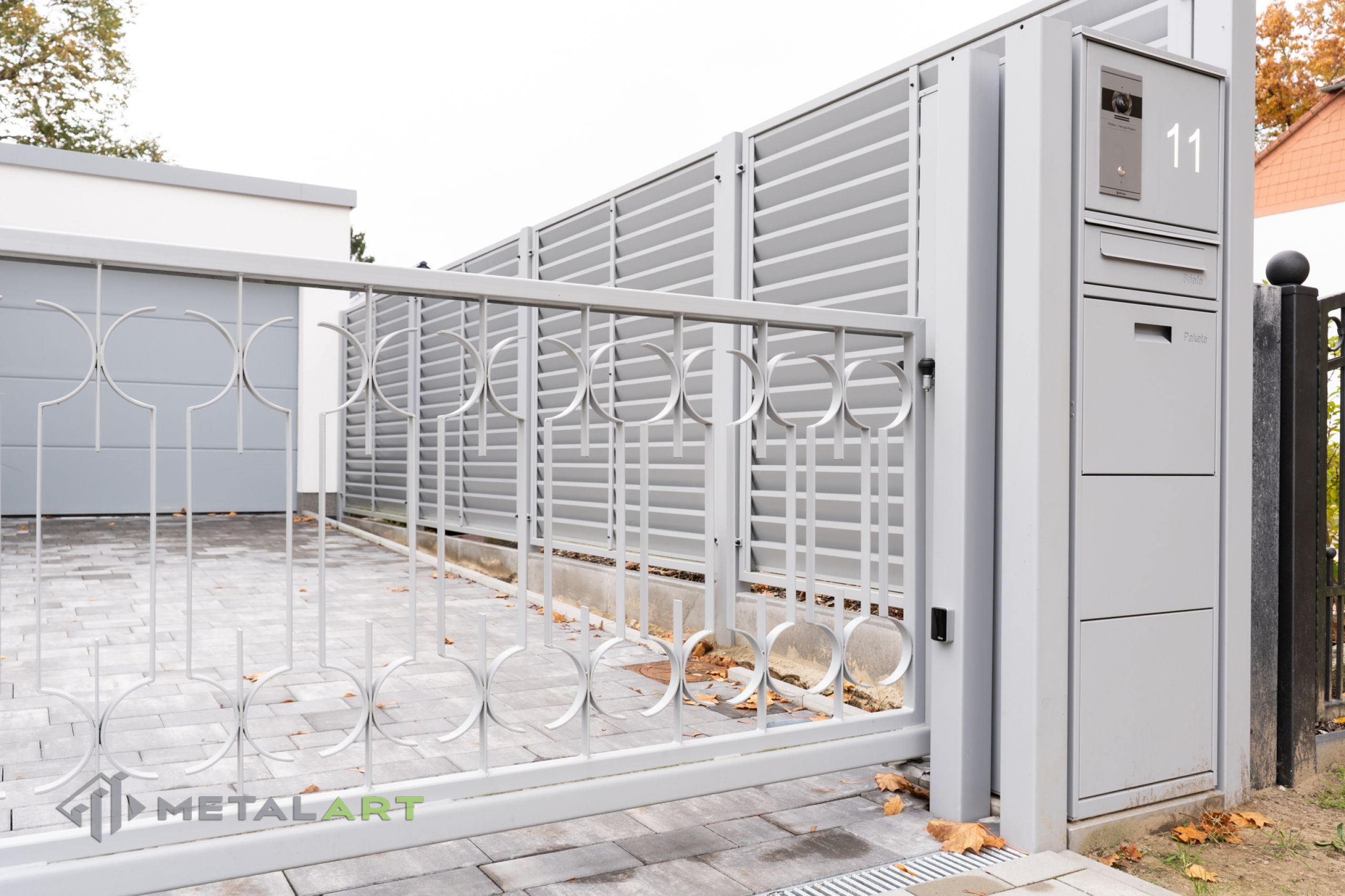 moderne Zäune, Zaunanlage Projekt, Zaun Metal Art, Zäune aus Polen, Zaun Berlin, Zaun günstig kaufen, Zäune und Tore, moderne Zäune, Sichtschutzzäune