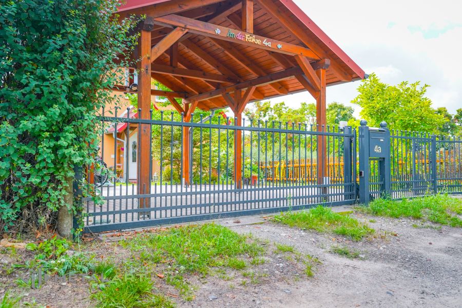 Zaunprojekt, Zaunportfolio, Zaunmuster, Schmiedezaun, Schmiedezäune, Zaunanlage Projekt, Zaun Metal Art, Zäune aus Polen, Zaun Berlin, Zaun günstig kaufen, Zäune und Tore, klassische Zäune, Gartenzaun, Gartenzäune