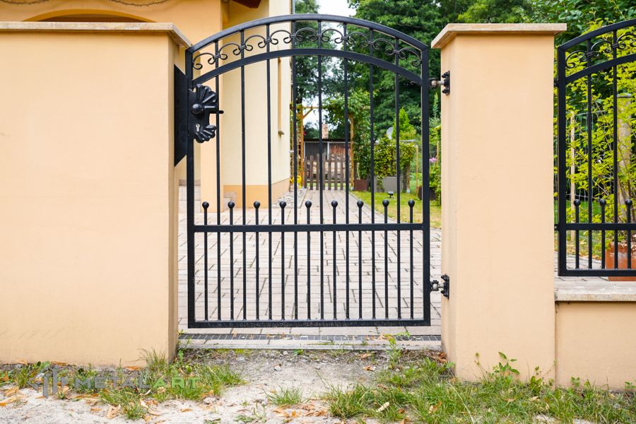 Schmuckzaun, Rahmenzaun, Zaunprojekt, Zaunportfolio, Zaun mit Bogen