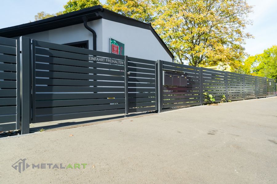 Sichtschutzzaun, Sichtschutzzäune, moderne Zäune, Zaunanlage Projekt, Zaun Metal Art, Zäune aus Polen, Zaun Berlin, Zaun günstig kaufen, Zäune und Tore, moderne Zäune, Sichtschutzzäune