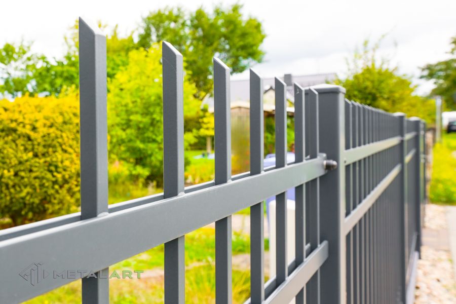 Schiebetor mit integrierter Pforte, klassische Zäune, Gartenzaun, Gartenzäune