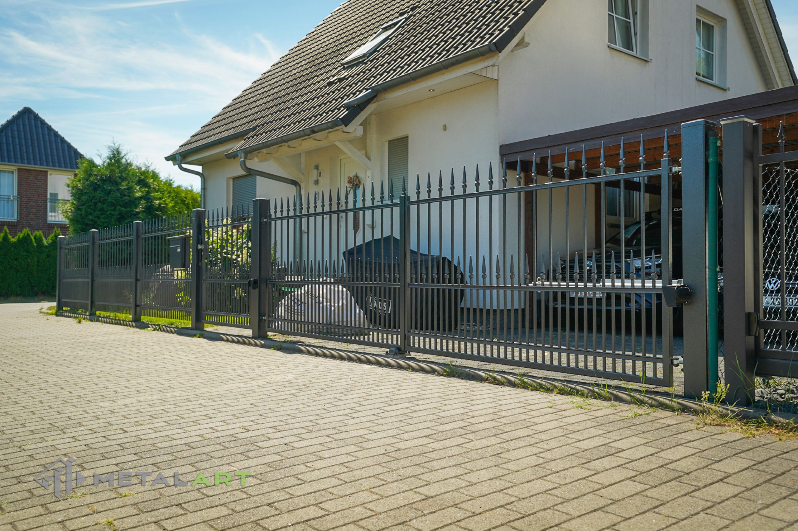 Zaunprojekt, Zaunportfolio, Zaunmuster, Schmiedezaun, Schmiedezäune, Zaunanlage Projekt, Zaun Metal Art, Zäune aus Polen, Zaun Berlin, Zaun günstig kaufen, Zäune und Tore, klassische Zäune, Schmuckzaun, Schmuckzäune, Gartenzaun, Gartenzäune