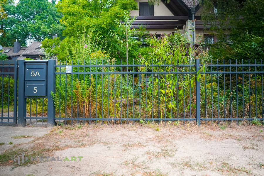 Zaunprojekt, Zaunportfolio, Zaunmuster, Schmiedezaun, Schmiedezäune, Zaunanlage Projekt, Zaun Metal Art, klassische Zäune, Gartenzaun, Gartenzäune