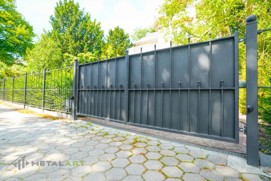 Schmuckzaun mit den Kugeln, Zaunportfolio, Zaunmuster, Schmiedezaun, Gartenzaun,