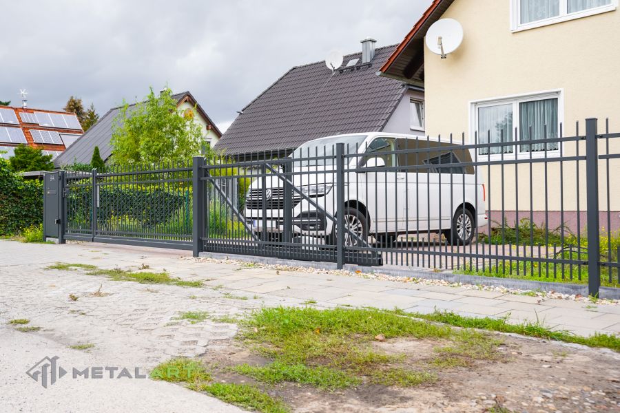 Schiebetor mit integrierter Pforte, klassische Zäune, Gartenzaun, Gartenzäune