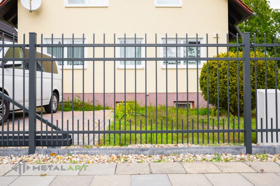 Schiebetor mit integrierter Pforte, klassische Zäune, Gartenzaun, Gartenzäune