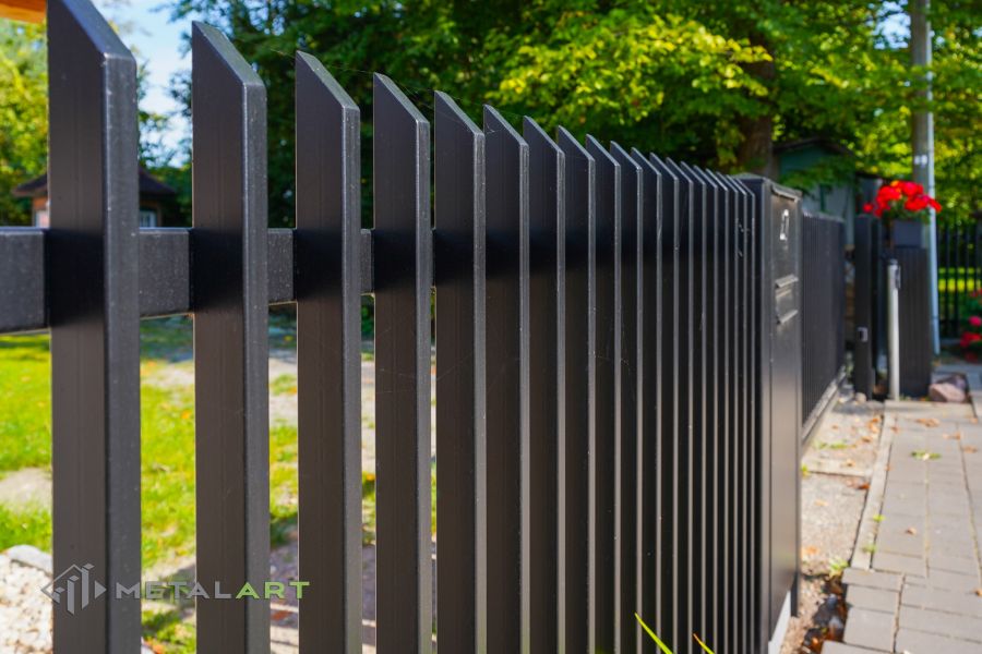 Zaunprojekt mit Schiebetor, Zaunportfolio, moderne Zäune, Zaunanlage Projekt, Zaun Metal Art, Zäune aus Polen, Zaun Berlin, Zaun günstig kaufen, Zäune und Tore