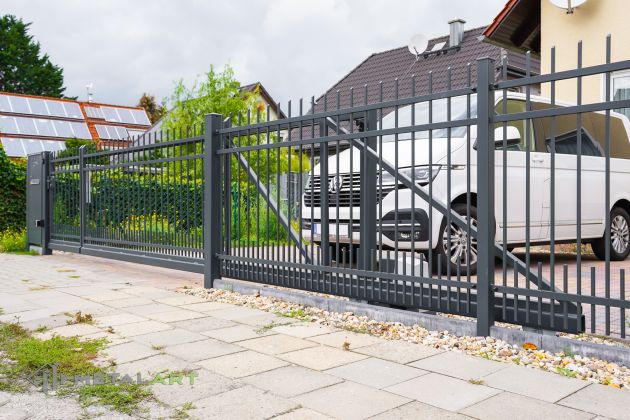 Schiebetor mit integrierter Pforte