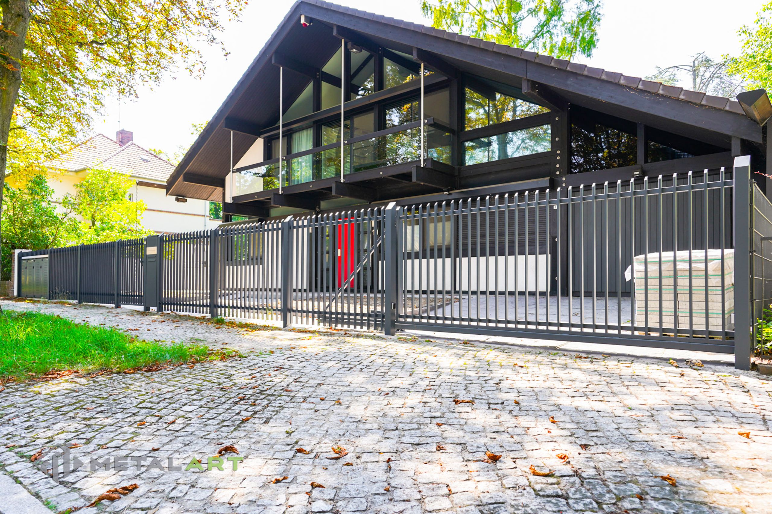 Zaunprojekt, Zaunportfolio, moderne Zäune, Zaunanlage Projekt, Zaun Metal Art, Zäune aus Polen, Zaun Berlin, Zaun günstig kaufen, Zäune und Tore