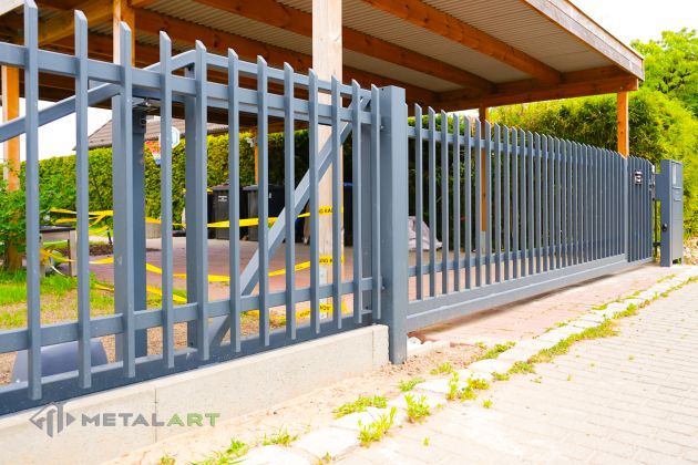 Schiebetore mit integrierter Pforte