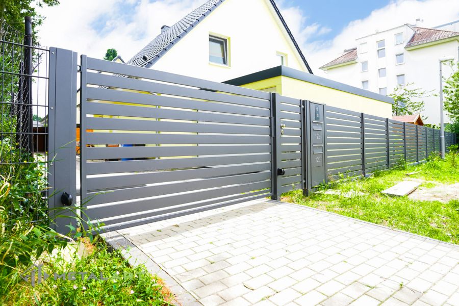 Sichtschutzzaun, Sichtschutzzäune, moderne Zäune, Zaunanlage Projekt, Zaun Metal Art, Zäune aus Polen, Zaun Berlin, Zaun günstig kaufen, Zäune und Tore, moderne Zäune, Sichtschutzzäune