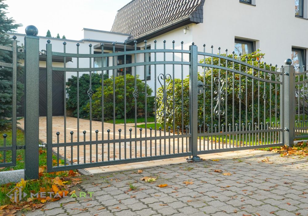 Zaun in Welle, Zaunprojekt, Schmuckzaun, Schmuckzäune, Gartenzaun, Gartenzäune