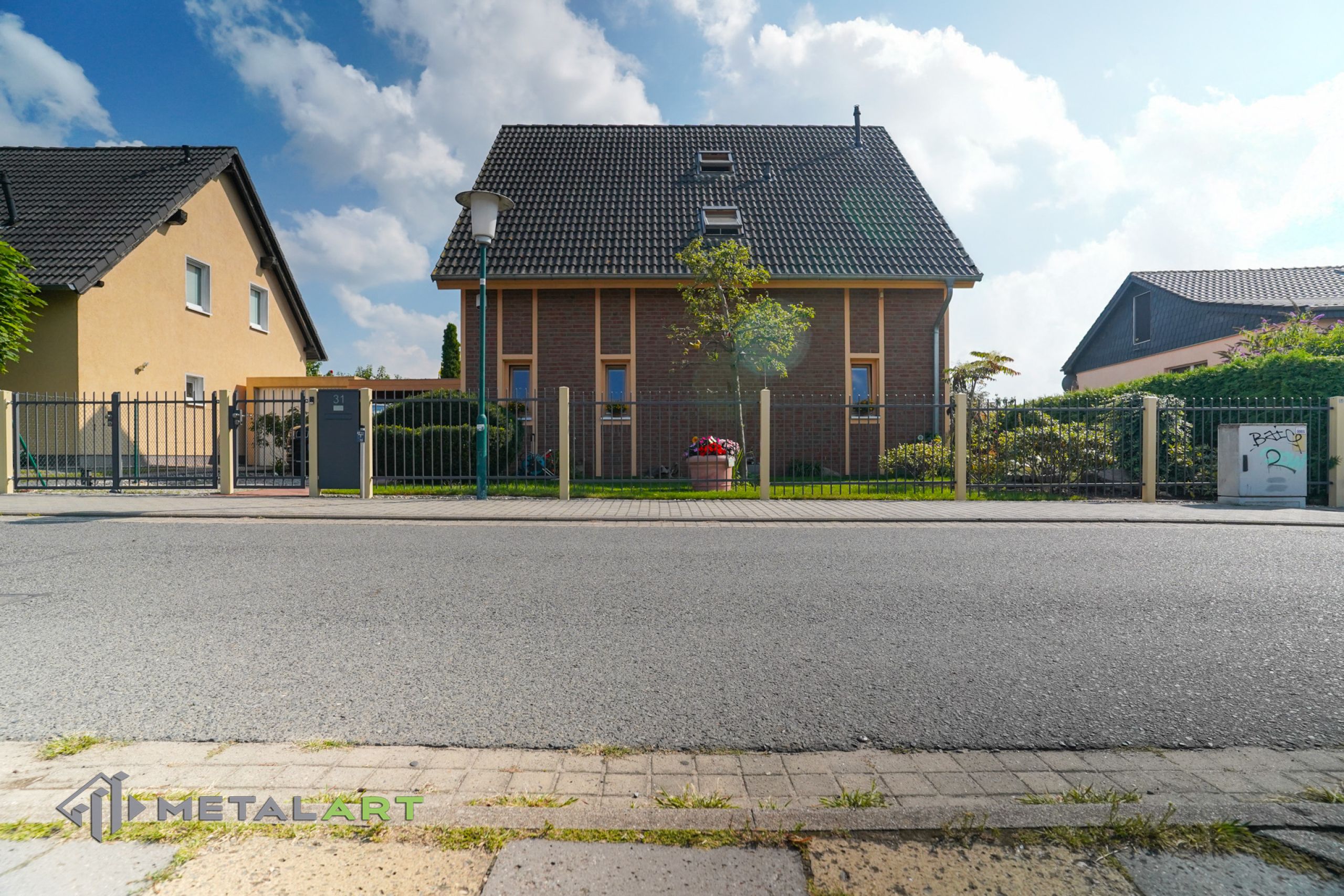 Zaunprojekt, Zaunportfolio, Zaunmuster, Schmiedezaun, Schmiedezäune, Zaunanlage Projekt, Zaun Metal Art, Zäune aus Polen, Zaun Berlin, Zaun günstig kaufen, Zäune und Tore, klassische Zäune, Gartenzaun, Gartenzäune