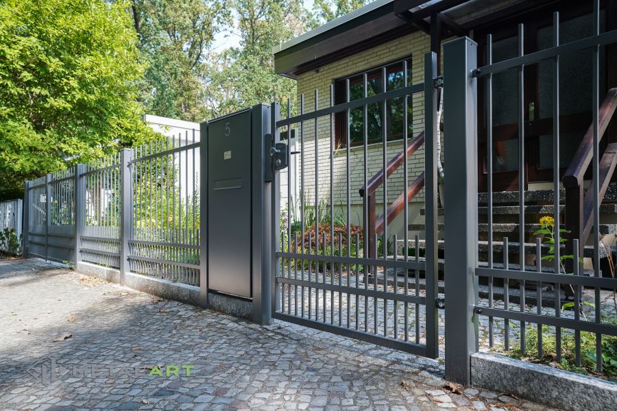 Zaunprojekt, Schmiedezaun, Schmiedezäune, Zaunanlage Projekt, Zaun Metal Art, Zäune aus Polen, Zaun Berlin, klassische Zäune, Gartenzaun, Gartenzäune