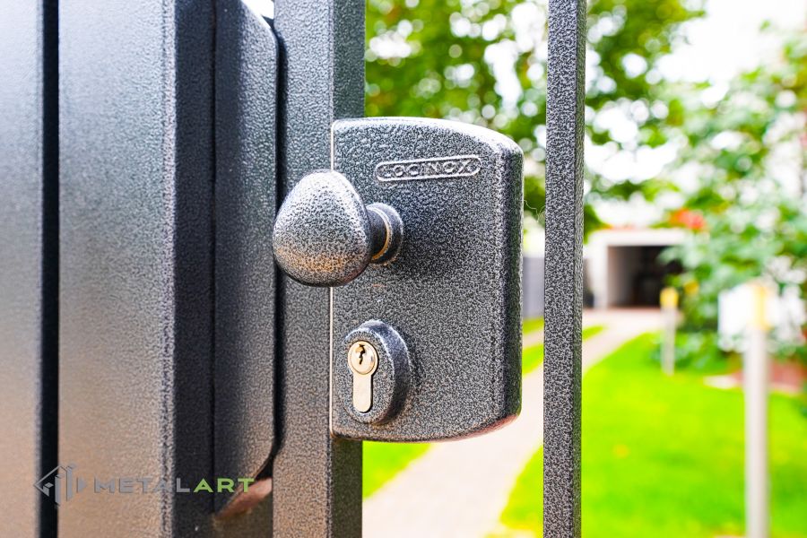 Zaunprojekt, Zaunportfolio, Zaunmuster, Schmiedezaun, Schmiedezäune, Zaunanlage Projekt, Zaun Metal Art, Zäune aus Polen, Zaun Berlin, Zaun günstig kaufen, Zäune und Tore, klassische Zäune, Schmuckzaun, Schmuckzäune, Gartenzaun, Gartenzäune