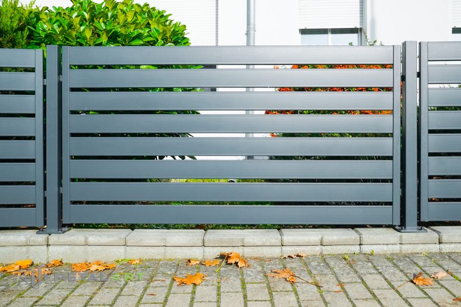 moderne Zäune, Zaunanlage Projekt, Zaun Metal Art, Zäune aus Polen, Zaun Berlin, Zaun günstig kaufen, Zäune und Tore, moderne Zäune, Sichtschutzzäune