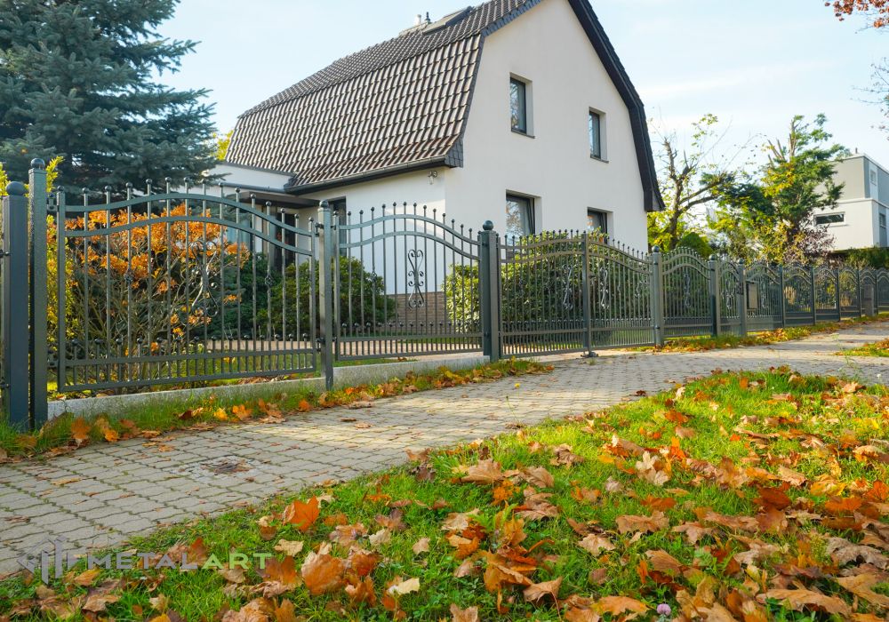 Zaun in Welle, Zaunprojekt, Schmuckzaun, Schmuckzäune, Gartenzaun, Gartenzäune