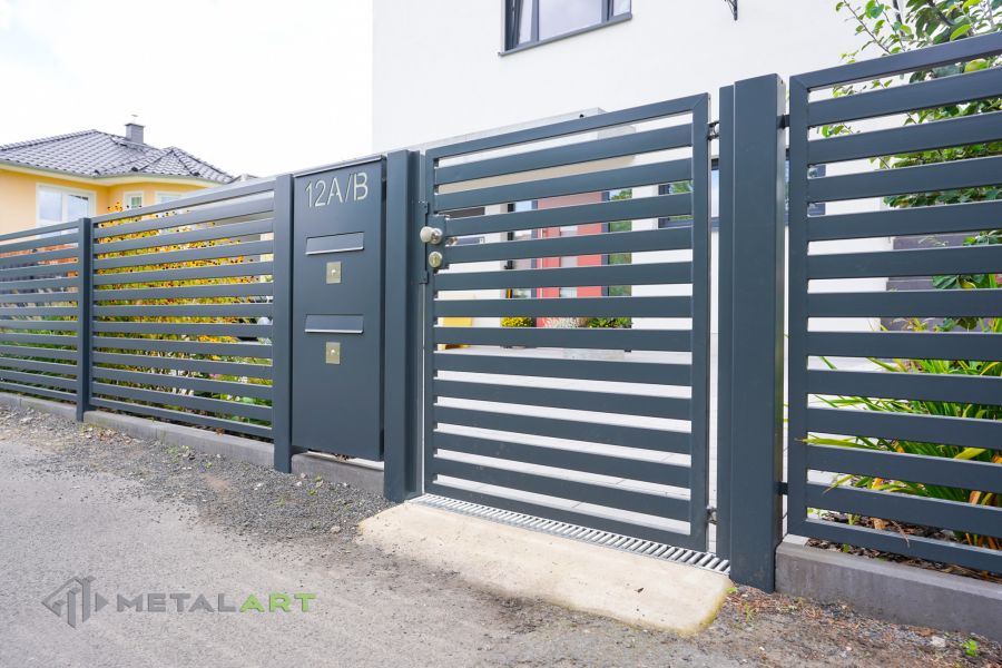 Sichtschutzzaun, moderne Zäune, Zaunanlage Projekt, Zaun Metal Art, Zäune aus Polen, Zaun Berlin, Zaun günstig kaufen, Zäune und Tore, moderne Zäune, Sichtschutzzäune