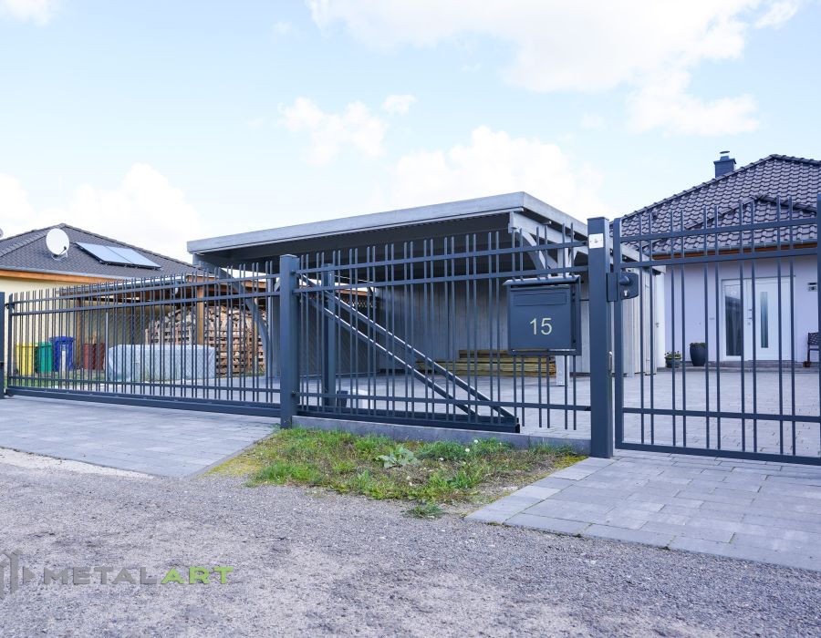 Zaunprojekt, Zaunmuster, Schmiedezaun, klassische Zäune, Gartenzaun