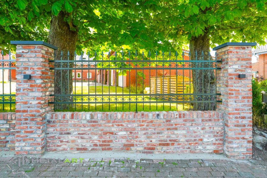 Zaunprojekt, Zaunportfolio, Zaunmuster, Schmiedezaun, Schmiedezäune, Zaunanlage Projekt, Zaun Metal Art, Zäune aus Polen, Zaun Berlin, Zaun günstig kaufen, Zäune und Tore, klassische Zäune, Gartenzaun, Gartenzäune