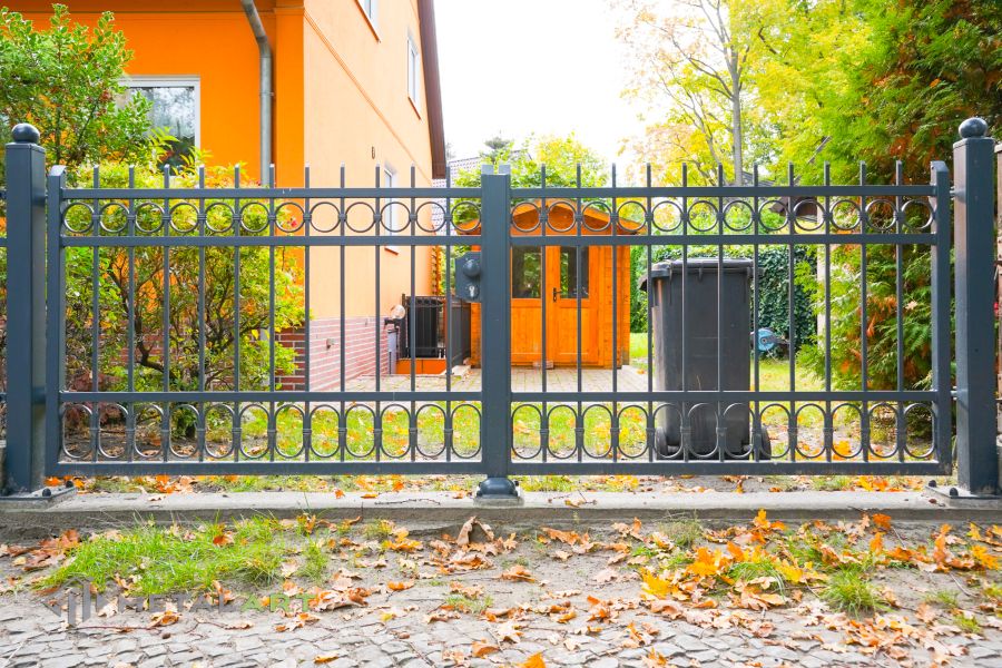 Zaunprojekt, Zaunportfolio, Zaunmuster, Schmiedezaun, Schmiedezäune, Zaunanlage Projekt, Zaun Metal Art, Zäune aus Polen, Zaun Berlin, Zaun günstig kaufen, Zäune und Tore, klassische Zäune, Gartenzaun, Gartenzäune