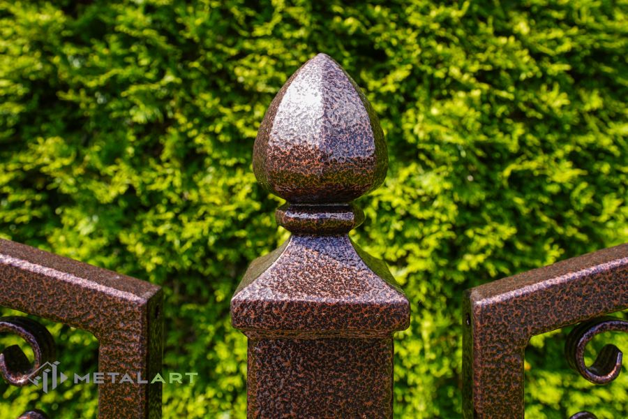 Ornament im Zaun, Zaunprojekt, Schmiedezaun, Zaunanlage in Welle, Zaun Metal Art, Zäune aus Polen, Zaun Berlin, Zäune und Tore, klassische Zäune, Schmuckzäune, Gartenzaun