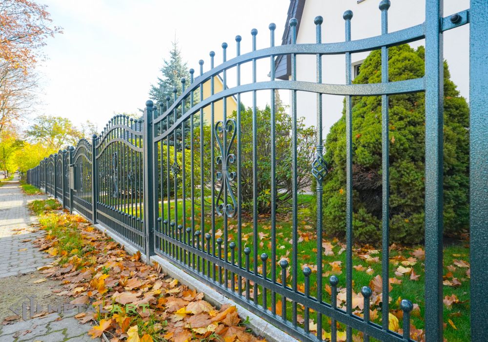 Zaun in Welle, Zaunprojekt, Schmuckzaun, Schmuckzäune, Gartenzaun, Gartenzäune