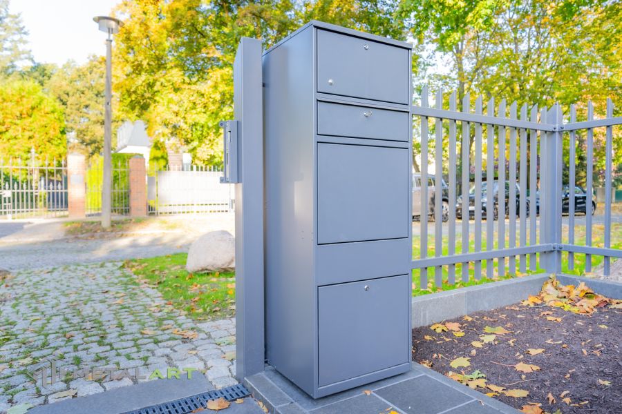 Moderne Zaunanlage mit Schiebetor, Zaunprojekt, Zaunportfolio, moderne Zäune, Zaunanlage Projekt, Zaun Metal Art, Zäune aus Polen, Zaun Berlin, Zaun günstig kaufen, Zäune und Tore