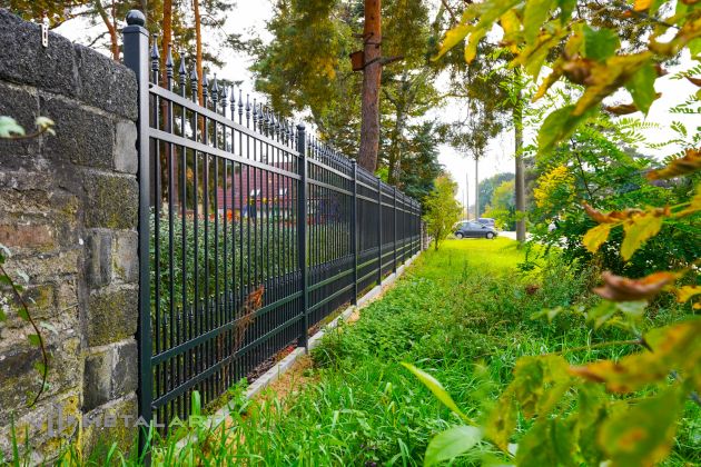 Zaunprojekt, Zaunportfolio, Zaunmuster, Schmiedezaun, Schmiedezäune, Zaunanlage Projekt, Zaun Metal Art, Zäune aus Polen, Zaun Berlin, Zaun günstig kaufen, Zäune und Tore, klassische Zäune, Gartenzaun, Gartenzäune