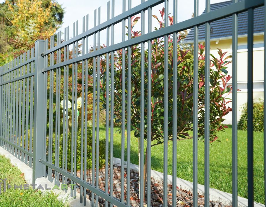 Zaunprojekt, Zaunmuster, Schmiedezaun, klassische Zäune, Gartenzaun