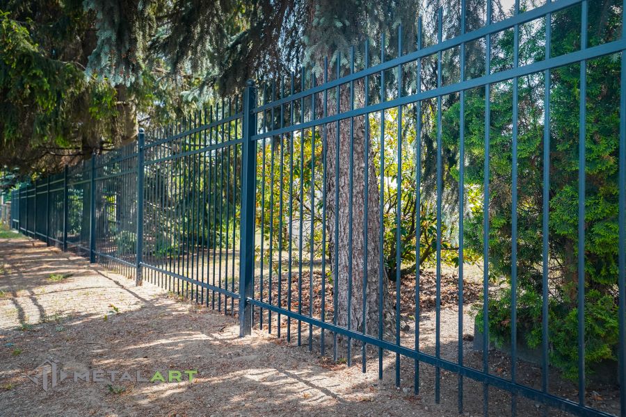 Zaunprojekt, Zaunportfolio, Zaunmuster, Schmiedezaun, Schmiedezäune, Zaunanlage Projekt, Zaun Metal Art, Zäune aus Polen, Zaun Berlin, Zaun günstig kaufen, Zäune und Tore, klassische Zäune, Gartenzaun, Gartenzäune