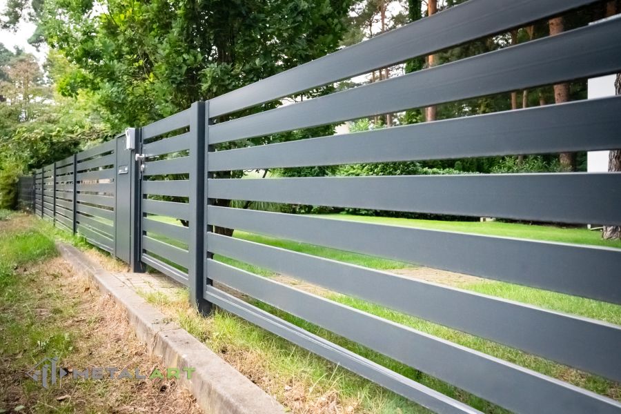 Sichtschutzzaun, Sichtschutzzäune, moderne Zäune, Zaunanlage Projekt, Zaun Metal Art, Zäune aus Polen, Zaun Berlin, Zaun günstig kaufen, Zäune und Tore, moderne Zäune, Sichtschutzzäune