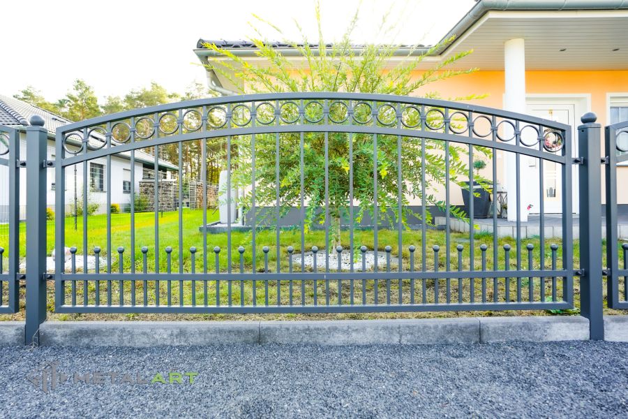 Schmuckzaun, Rahmenzaun, Schmiedezaun, Schmiedezäune, Zaunanlage Projekt, Zaun Metal Art, Zäune aus Polen, Zaun Berlin, mit Kugeln, klassische Zäune, Gartenzaun, Gartenzäune