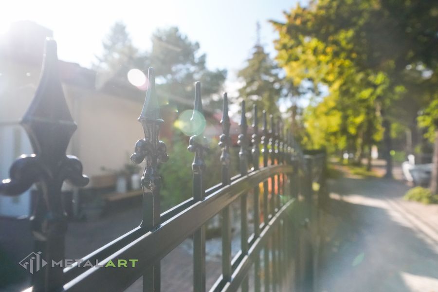 Zaunprojekt, Zaunportfolio, Zaunmuster, Schmiedezaun, Schmiedezäune, Zaunanlage Projekt, Zaun Metal Art, Zäune aus Polen, Zaun Berlin, Zaun günstig kaufen, Zäune und Tore, klassische Zäune, Gartenzaun, Gartenzäune