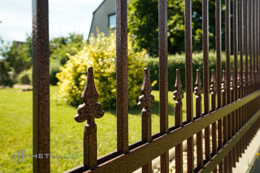 Zaunprojekt, Zaunportfolio, Zaunmuster, Schmiedezaun, Schmiedezäune, Zaunanlage Projekt, Zaun Metal Art, Zäune aus Polen, Zaun Berlin, Zaun günstig kaufen, Zäune und Tore, klassische Zäune, Gartenzaun, Gartenzäune