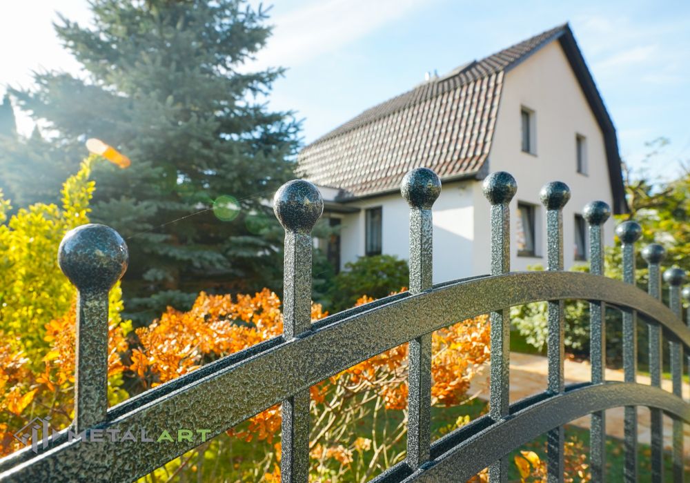 Zaun in Welle, Zaunprojekt, Schmuckzaun, Schmuckzäune, Gartenzaun, Gartenzäune
